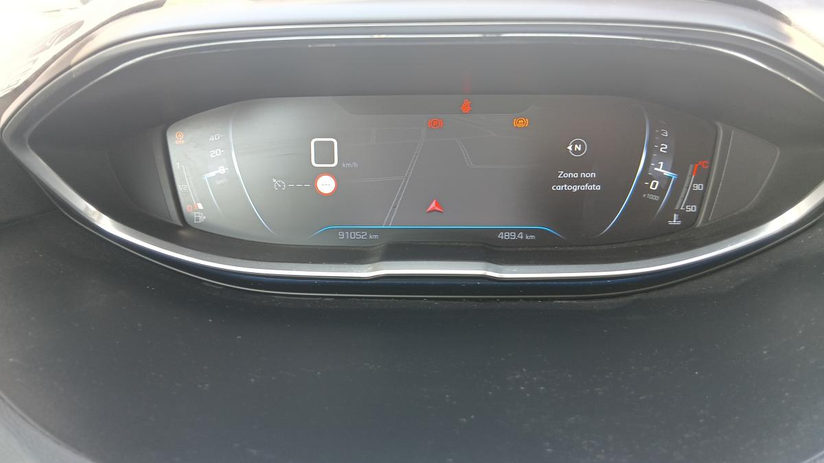 Peugeot 3008 1.5 HDI 130CV Business 061